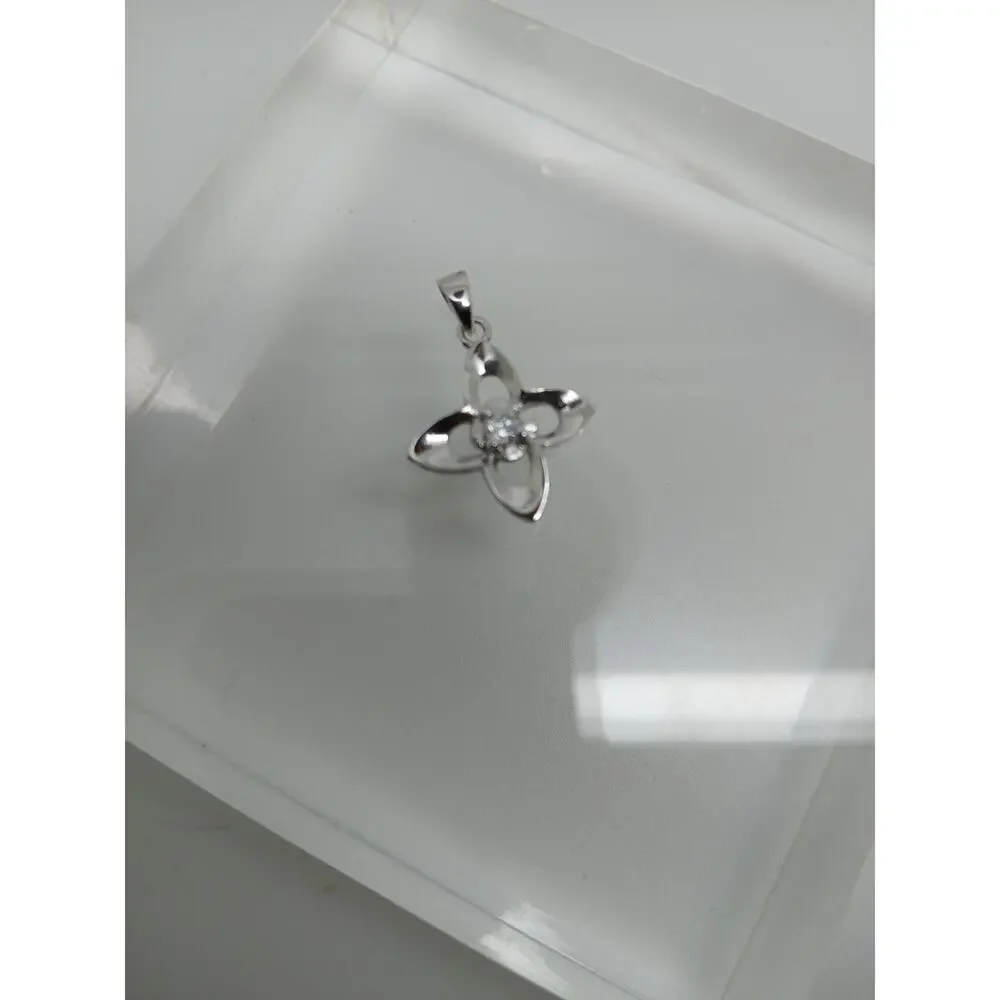 1990's Vintage Sterling Silver Simulated Diamond 4 Leaf Clover‎ Pendant New Rare